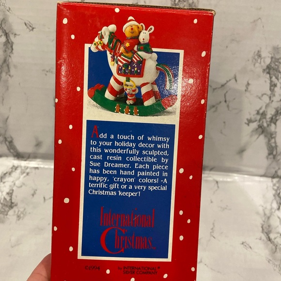 *1994* Rare Christmas Follies by Sue Dreamer, International Christmas Rocky Pony - Picture 4 of 11